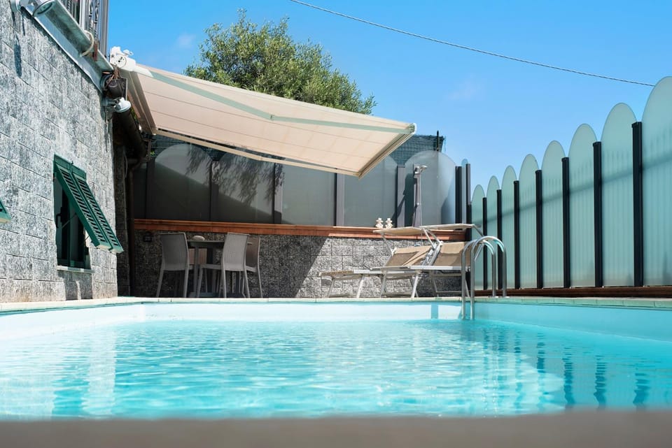 Property building, Swimming pool