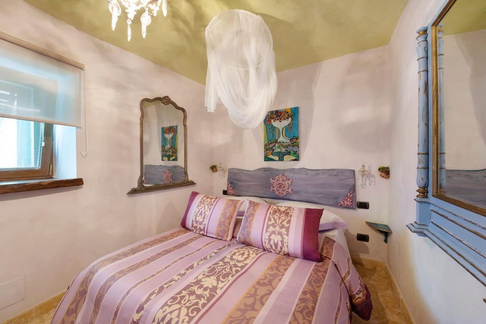 Living room, Bedroom