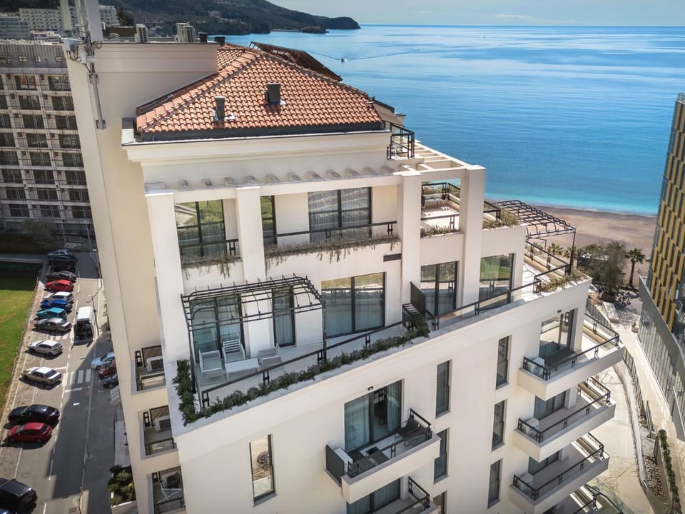 Neighbourhood, Natural landscape, Bird's eye view, Beach, Sea view