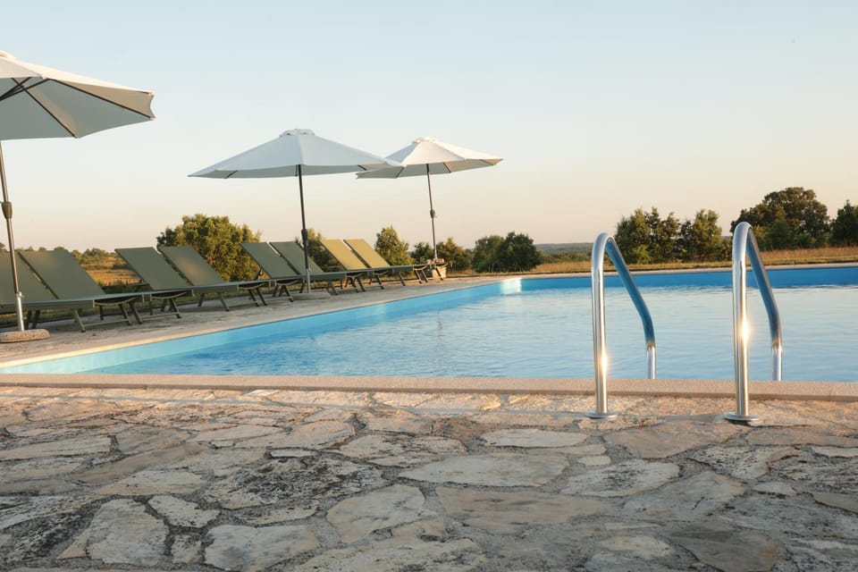 Swimming pool, sunbed