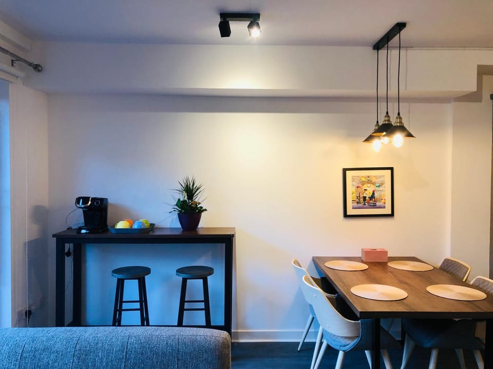 Coffee/tea facilities, Dining area