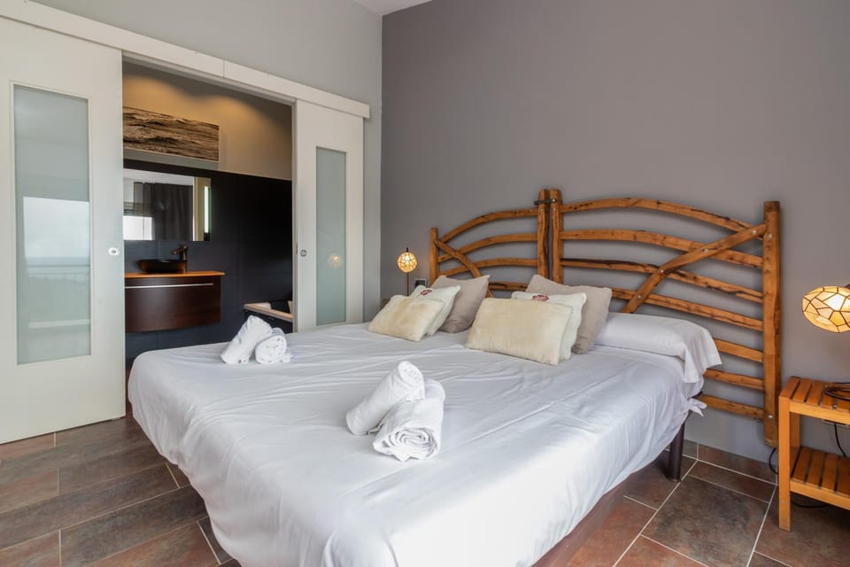 Property building, Living room, Bedroom