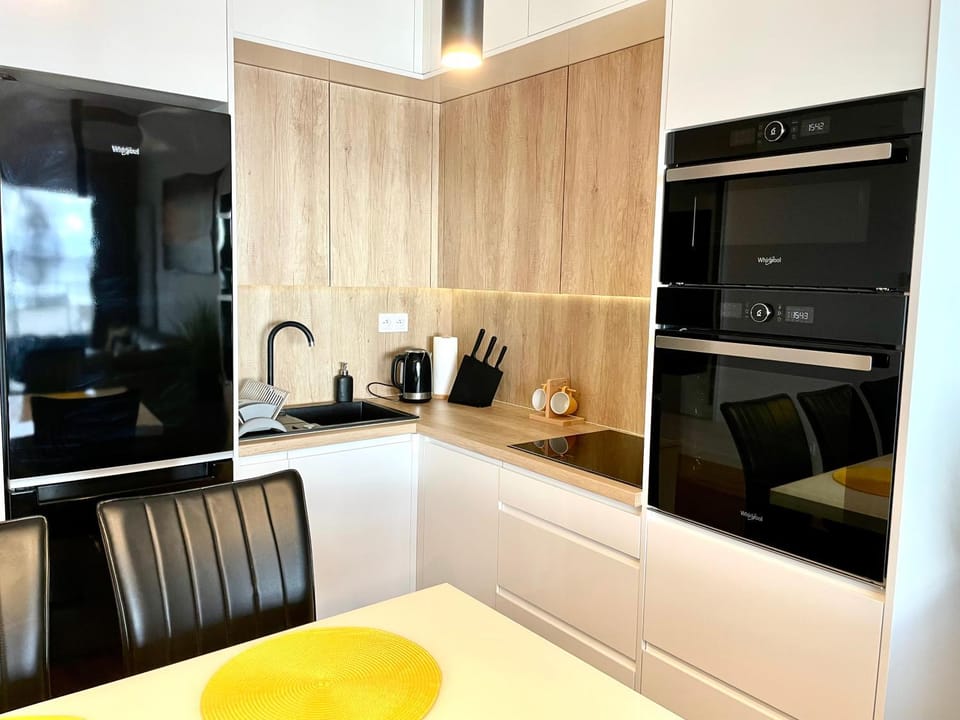 BBQ facilities, Coffee/tea facilities, Kitchen or kitchenette, Dining area, microwave, stove, toaster