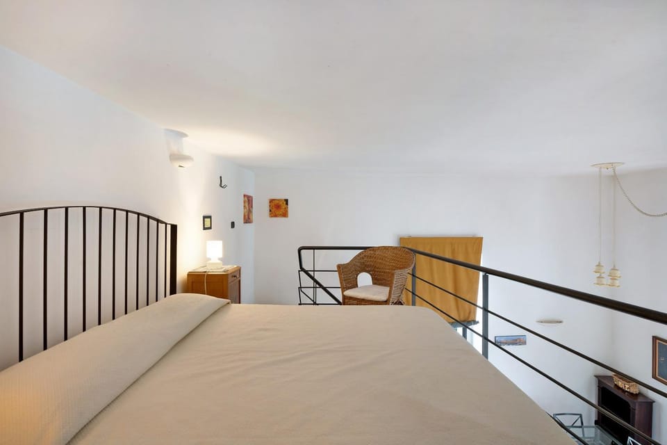 Property building, Living room, Bedroom