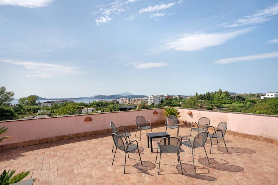 Property building, Balcony/Terrace, Living room
