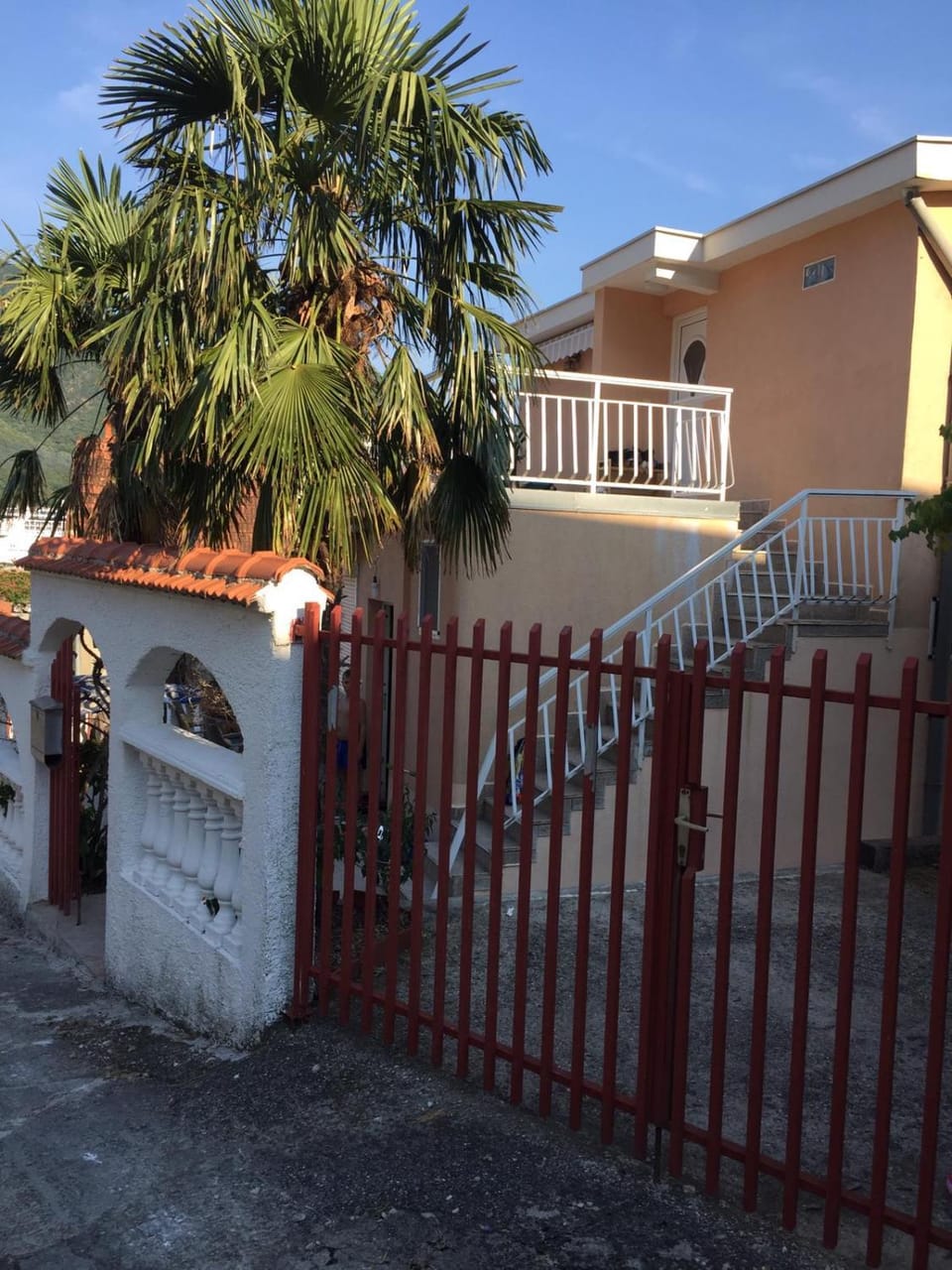 Property building, Garden, Balcony/Terrace