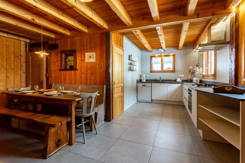 Kitchen or kitchenette, Other, Dining area