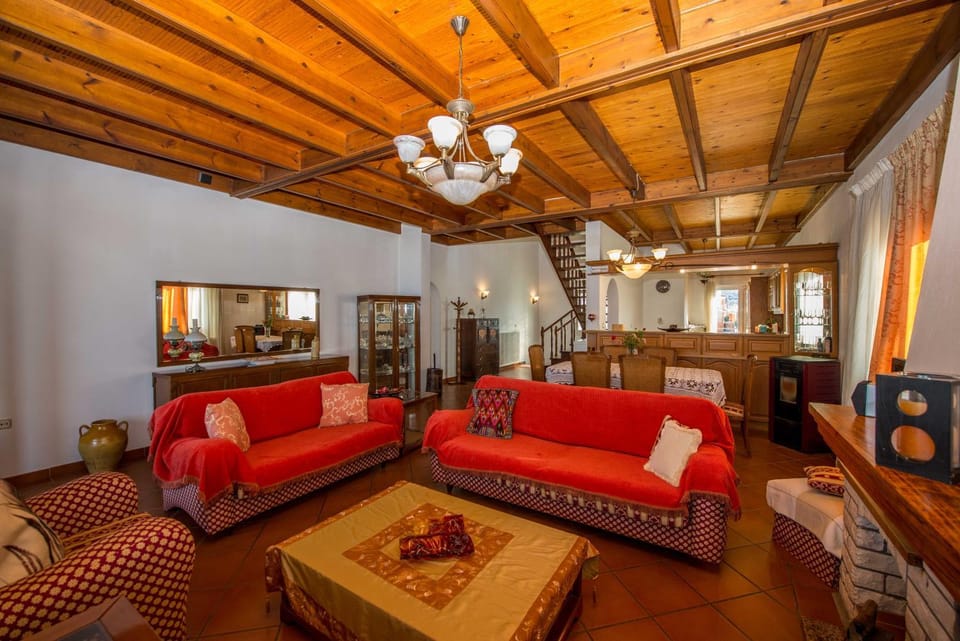 Living room, Photo of the whole room, Seating area
