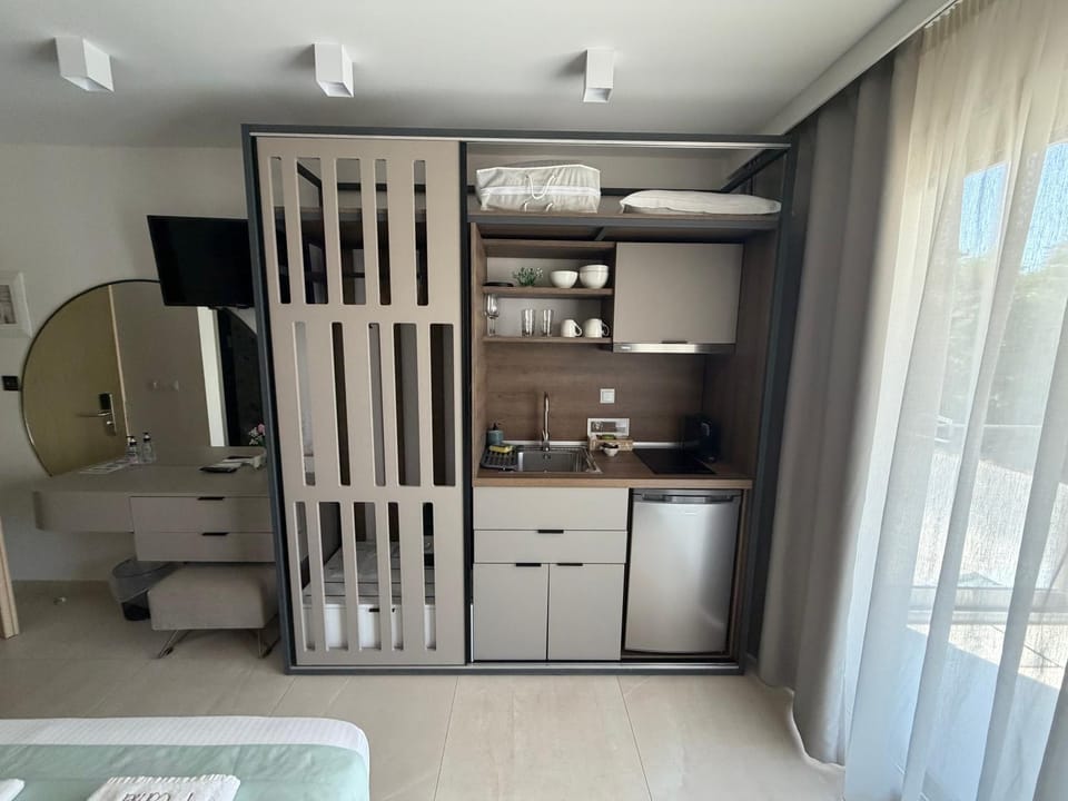 Kitchen or kitchenette, wardrobe