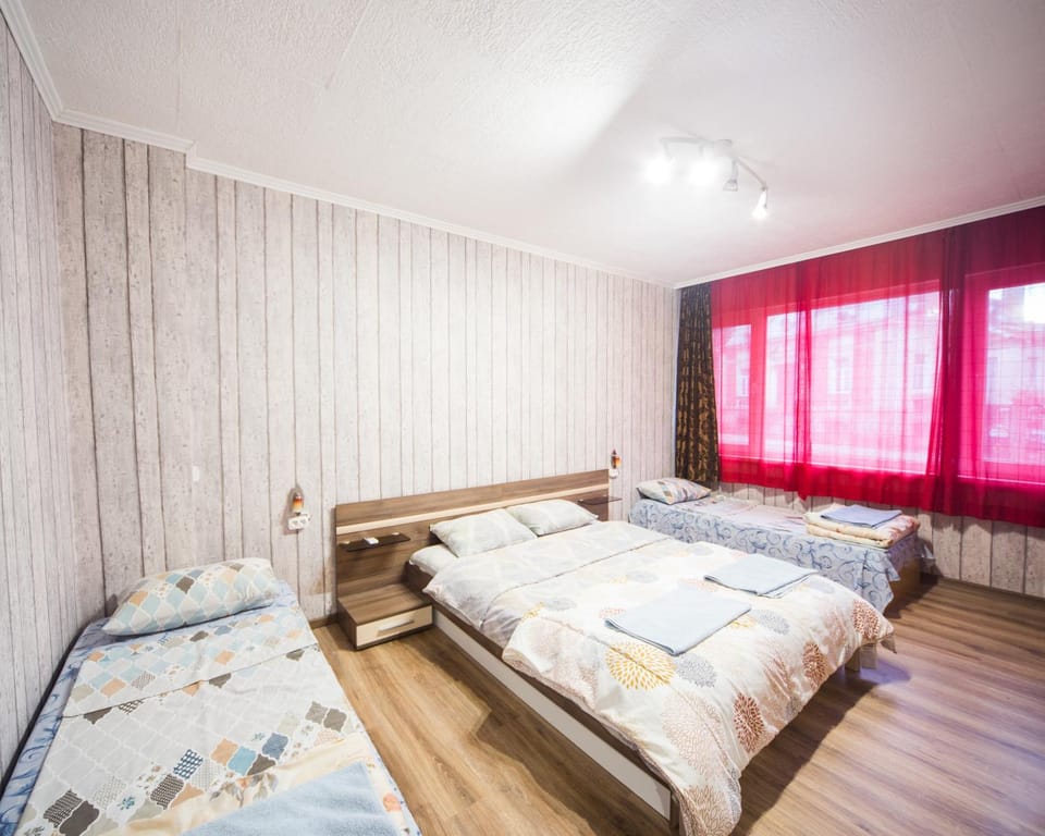 Bed, Photo of the whole room, towels