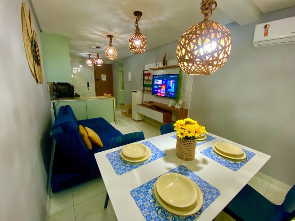 TV and multimedia, Kitchen or kitchenette, Living room, Decorative detail, Seating area, Dining area, air conditioner