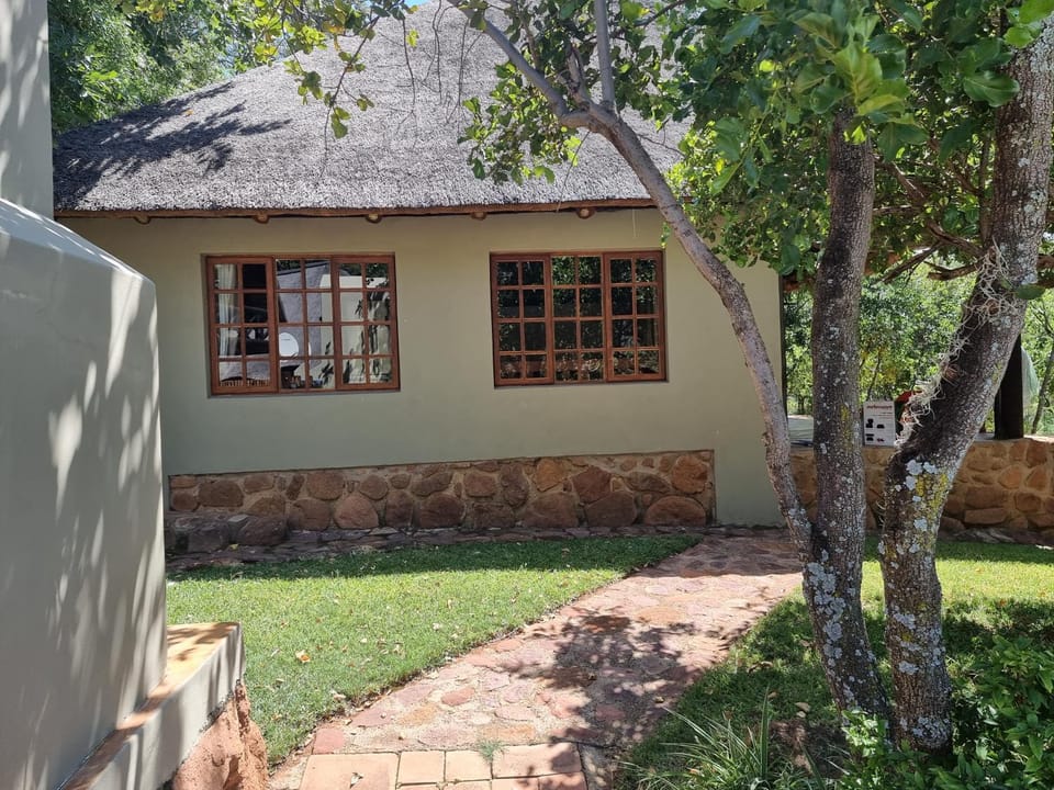 Milkwood Cottage Mabalingwe Nature lodge in North West, South Africa