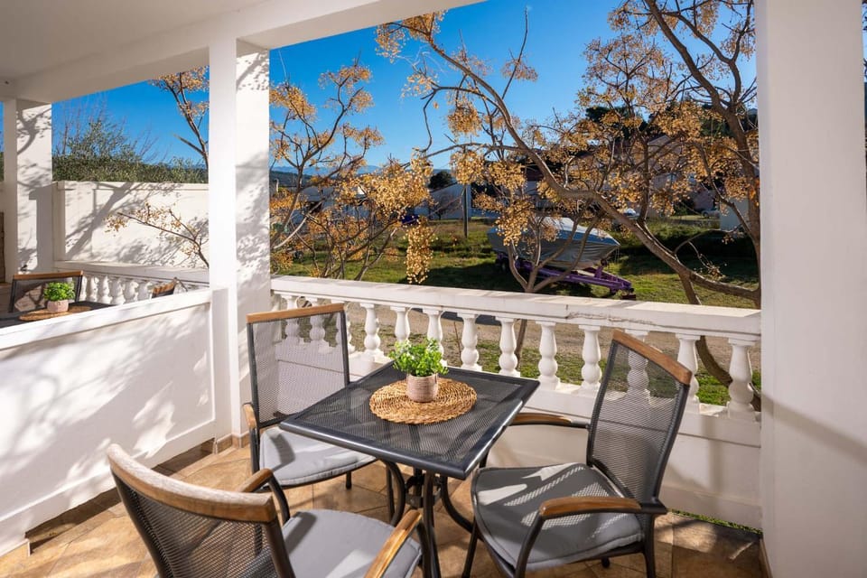 Patio, Spring, Day, Garden, Balcony/Terrace, Seating area, Garden view