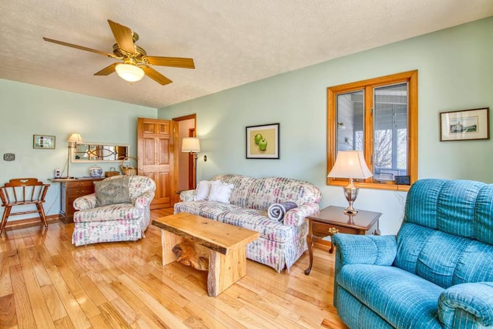 Garrison House House in Lake Junaluska