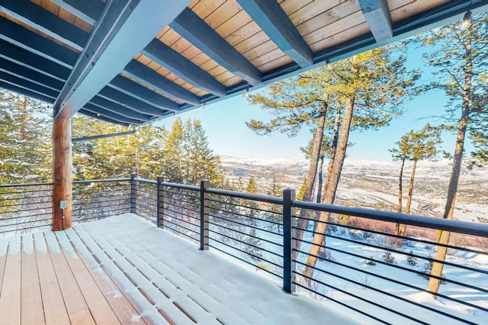 Red Sky Luxury Retreat House in Edwards