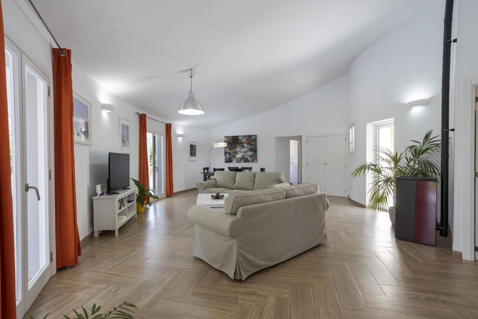 Communal lounge/ TV room, Living room