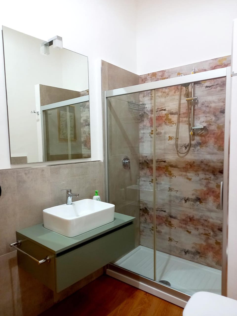 Shower, Bathroom, towels