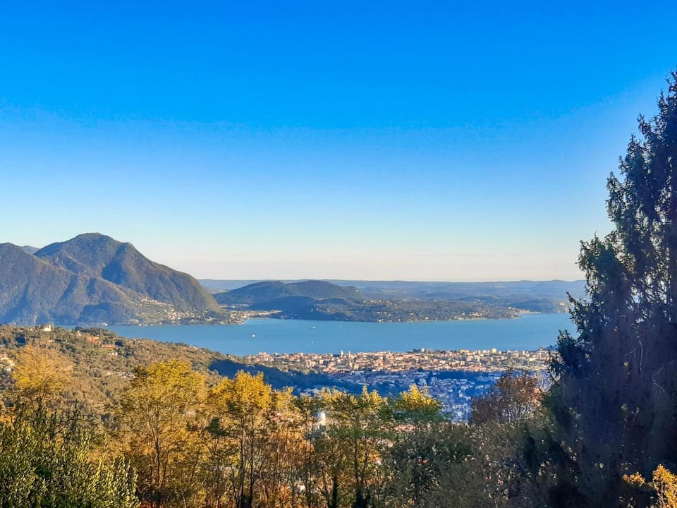 City view, Lake view, Mountain view