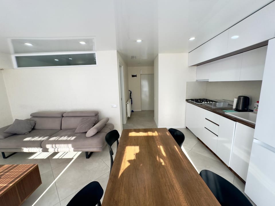 Kitchen or kitchenette, Living room, Seating area, Dining area, pet friendly