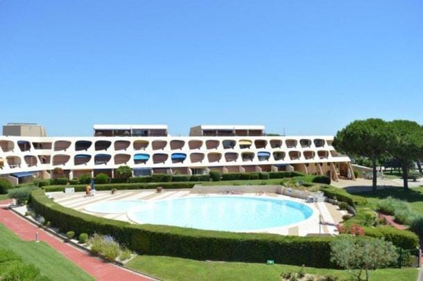 AS21549 - Studio lumineux vue mer avec piscine et parking commun Apartment in Le Grau-du-Roi