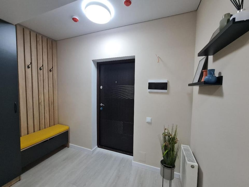 Seating area, Guests, Guests