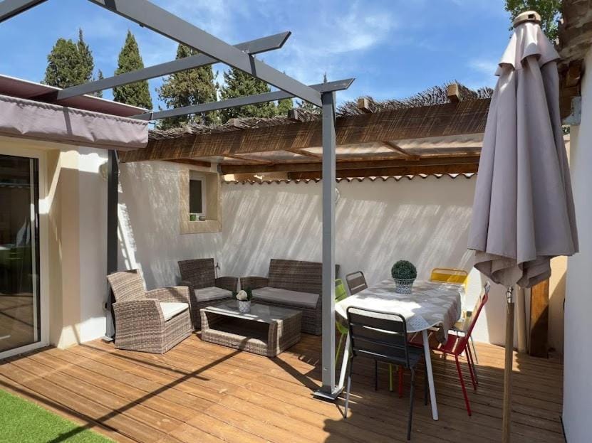 Patio, Balcony/Terrace, Dining area, sunbed