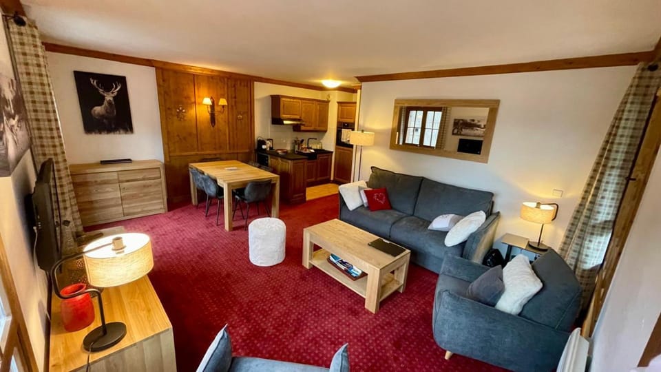 Arc 1950 - Appt 2CH - 6 pers - Rés 5* luxe - Piscine, sauna, hamman, jacuzzi - Classé 5 cristaux Paradiski Apartment in Bourg-Saint-Maurice