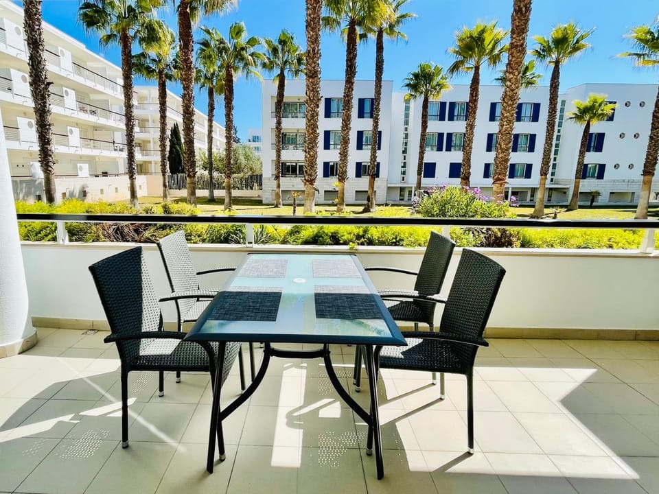 Angies Marina Apartment, includes 2 Free Passes for the Marina Pool Apartment in Lagos