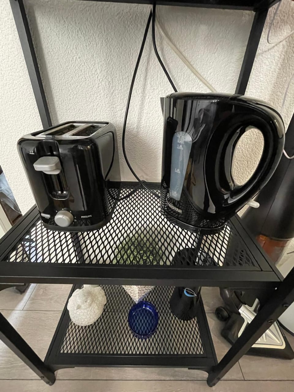 Coffee/tea facilities, toaster