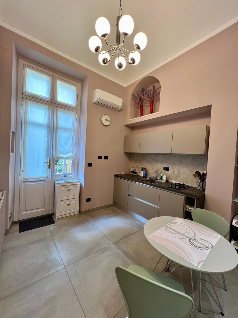 Kitchen or kitchenette, Dining area, stove, air conditioner