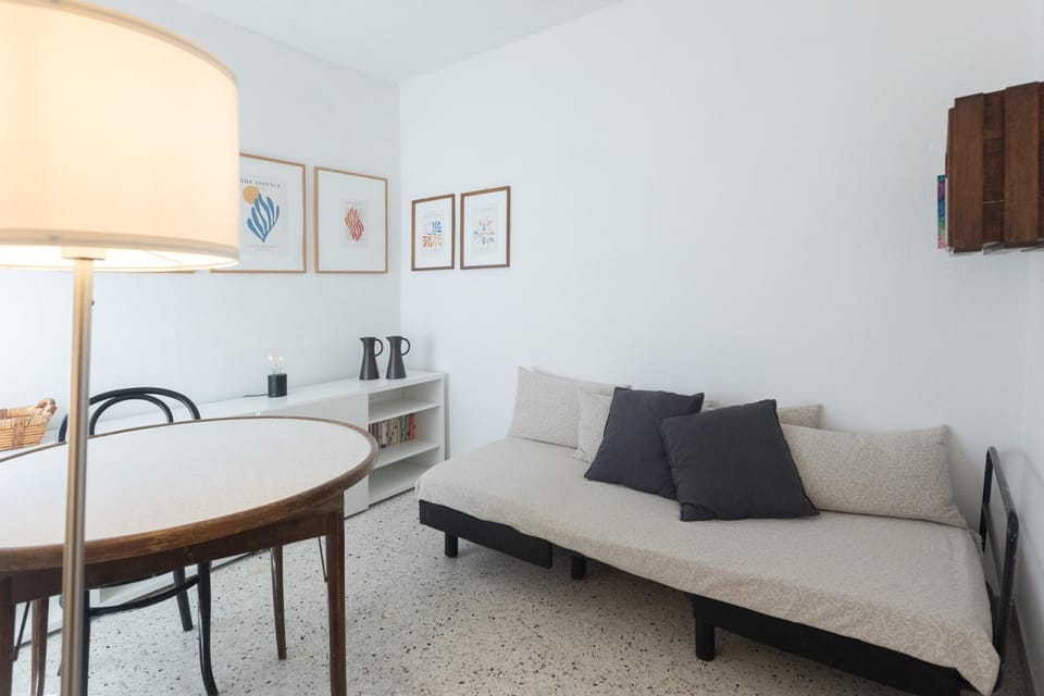 Bed, Living room, Seating area