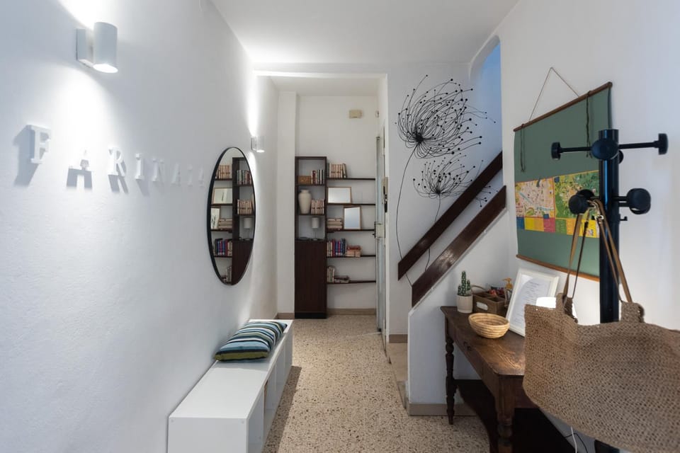 Facade/entrance, hair dresser