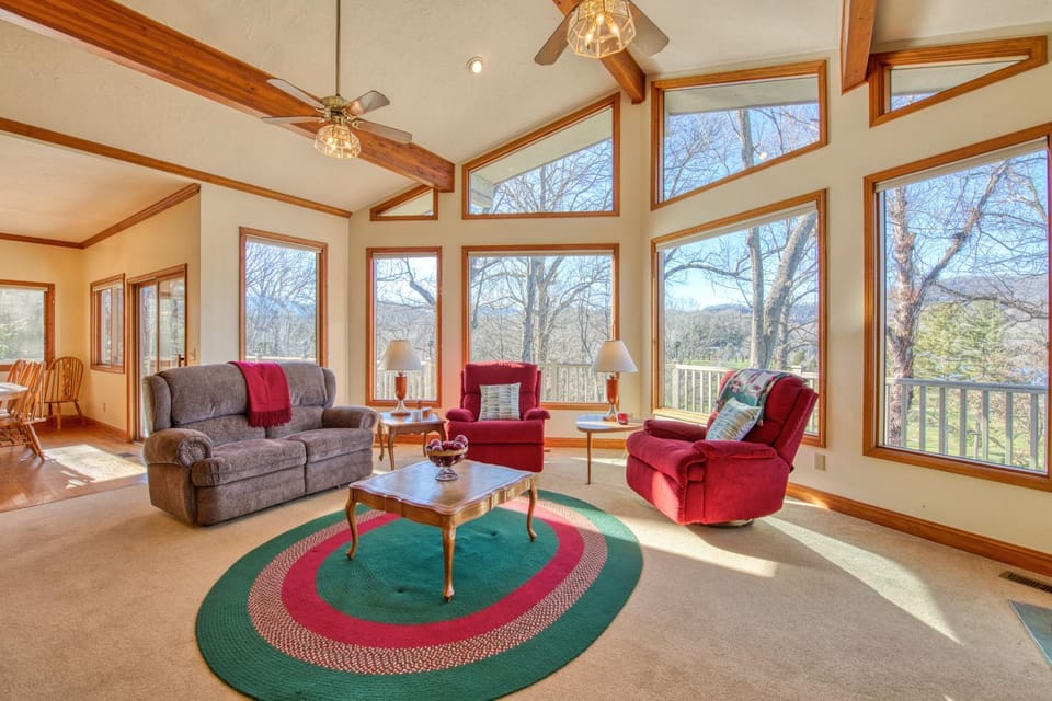 Lakeview on the Links House in Lake Junaluska