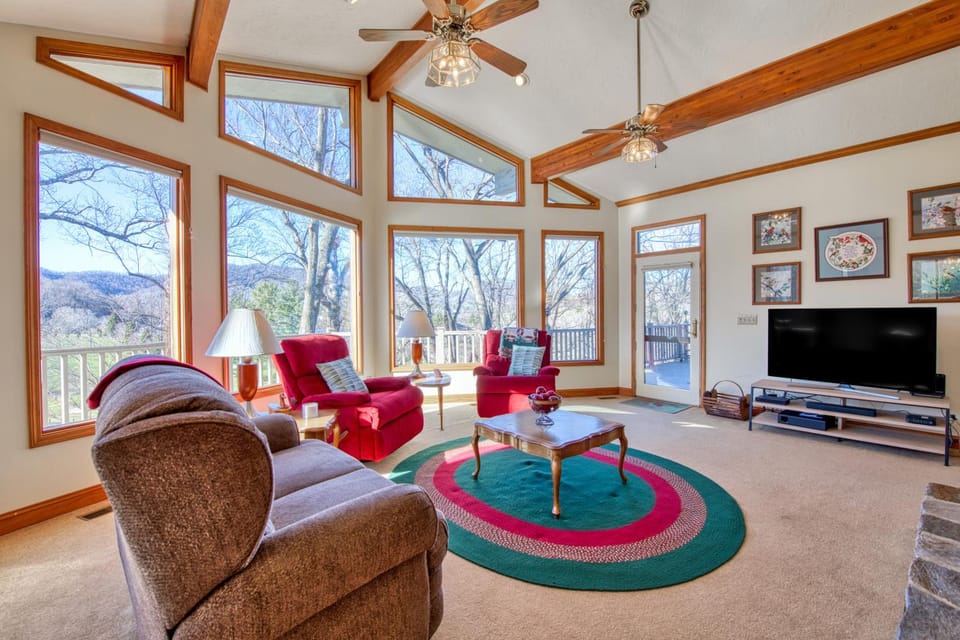 Lakeview on the Links House in Lake Junaluska