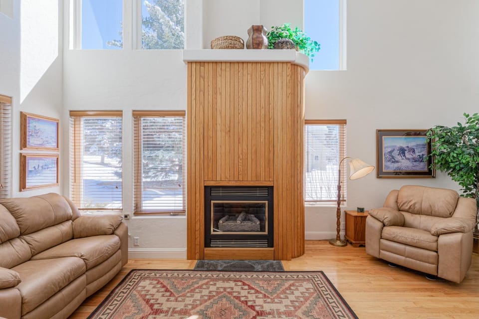 Year-Round Base w/ Balcony & Mtn Views in Driggs! House in Driggs