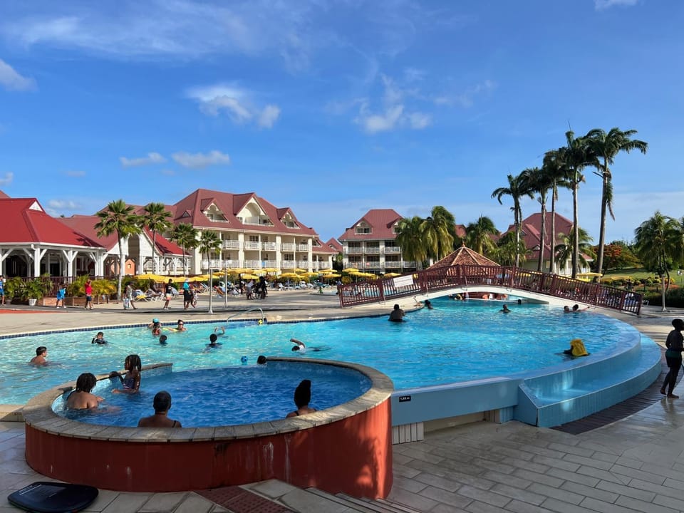 Swimming pool, sunbed