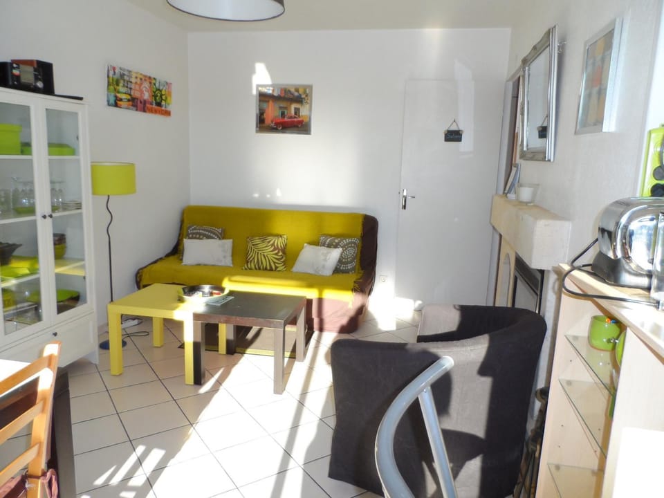Appartement T2 avec Jardin, Proche Centre et Plage de Cabourg, Parking Inclus - FR-1-487-295 Apartment in Cabourg