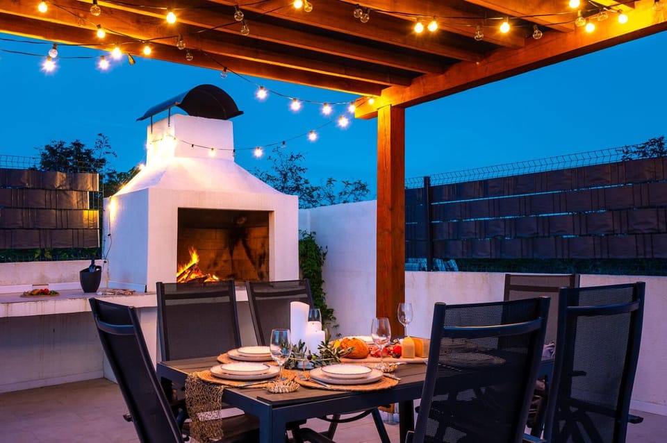 BBQ facilities, Seating area
