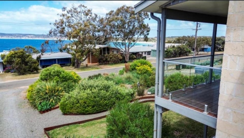 Day, Natural landscape, Garden, Garden view, Sea view