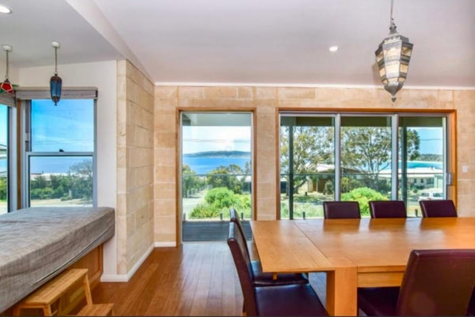 Seating area, Dining area, Sea view