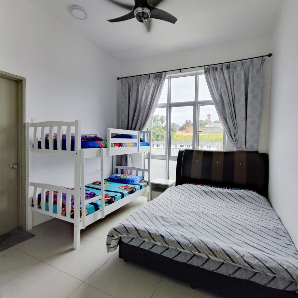 NaturalWarmstay@GoldenHill/2R/WIFI/NightMarketView/CarPark House in Brinchang