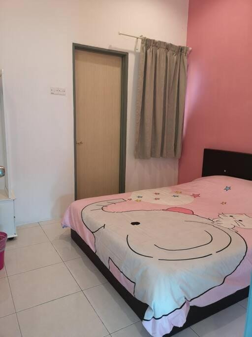 W36 WarmStay atGoldenHills NightMarket 4R Wifi BBQ House in Brinchang