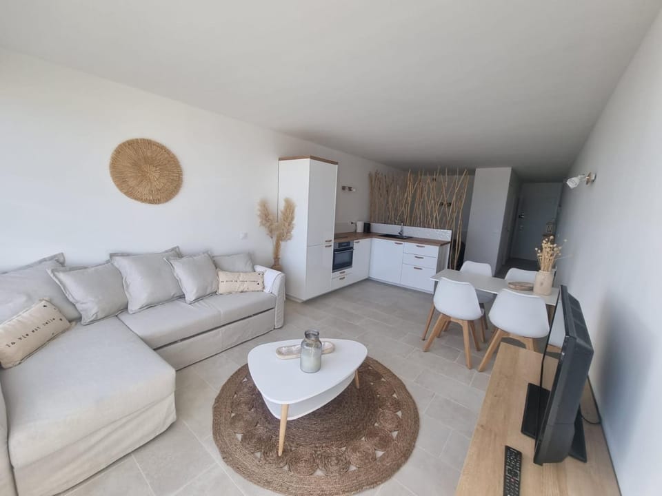 Superbe Studio Rénové les pieds dans l'eau! Apartment in Marseillan