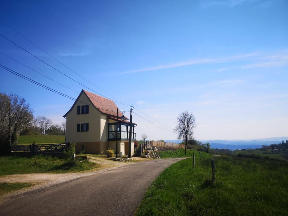 Villa La Baronne-Hauteurs de Beaulieu-sur-Dordogne House in Nouvelle-Aquitaine