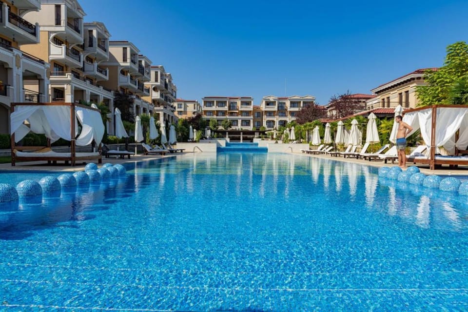 Swimming pool, Swimming pool