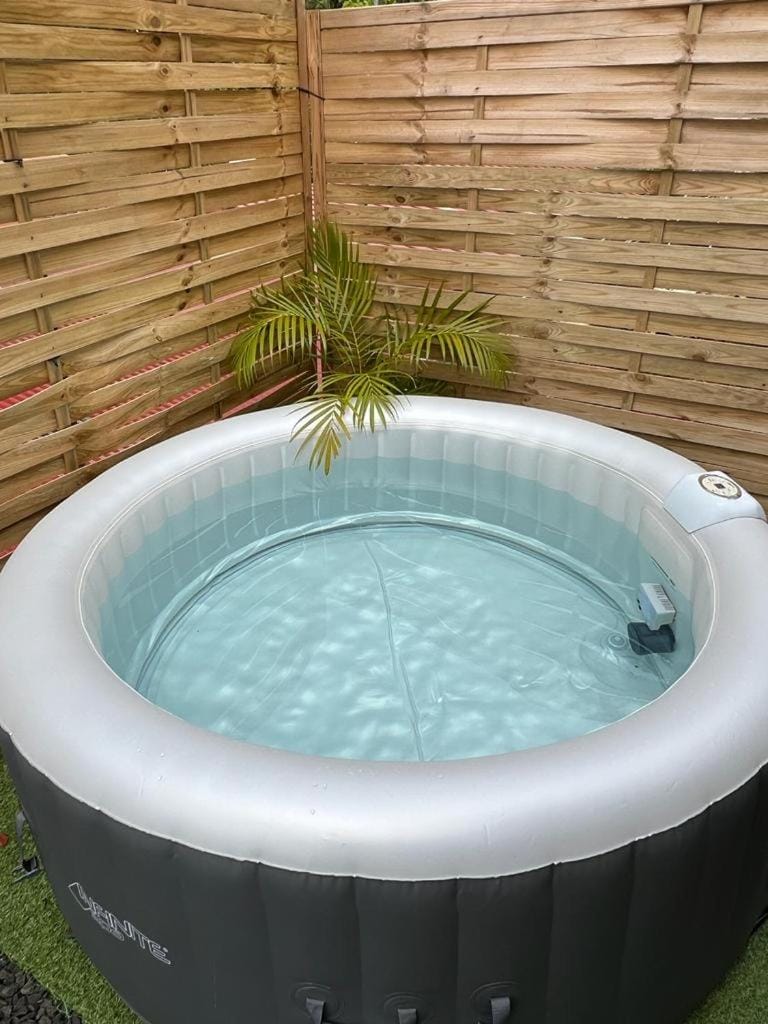 Hot Tub, Massage, Spa and wellness centre/facilities, Spa and wellness centre/facilities