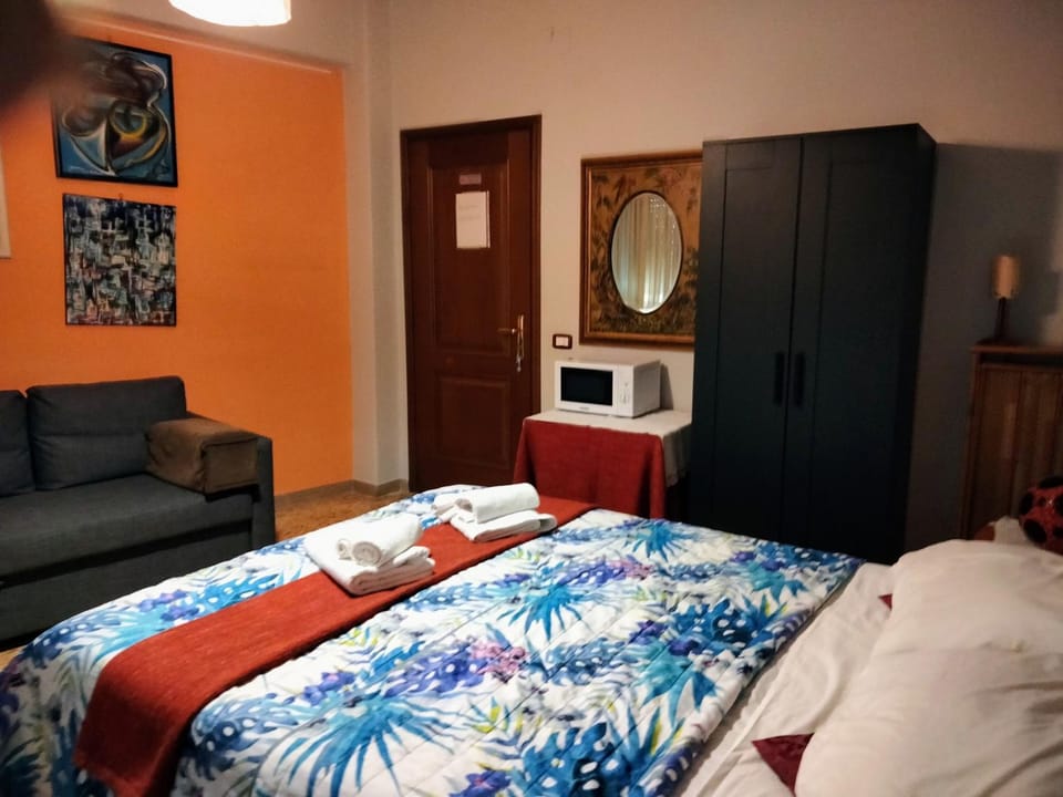 Paola and Mirko B&B Bed and Breakfast in Rome