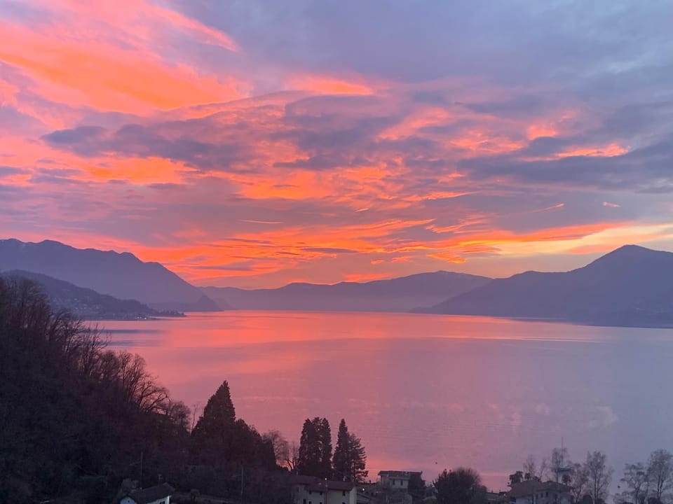 View (from property/room), City view, Garden view, Lake view, Sunset