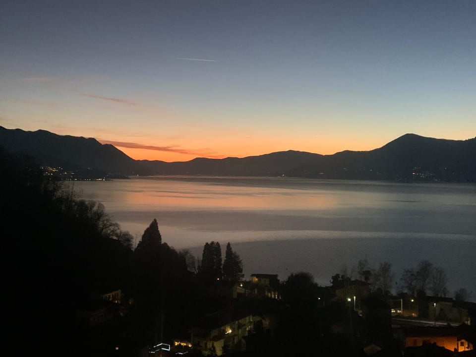City view, Lake view, Mountain view, Mountain view, Sunset