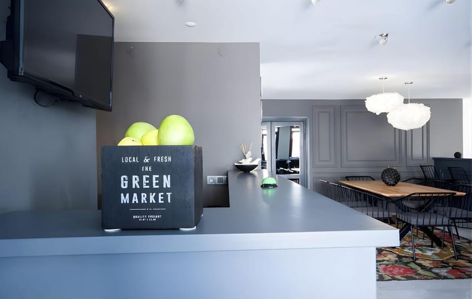 Communal lounge/ TV room, TV and multimedia, Lobby or reception